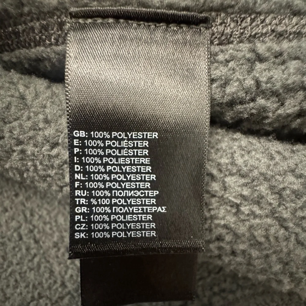 The North Face Charcoal 1/4 zip Pullover Thin Fleece Sweatshirt M